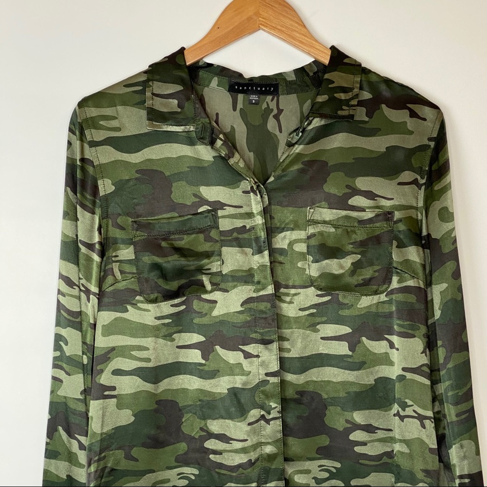 NWOT Sanctuary Camouflage Sateen Boyfriend Shirt - Picture 2 of 7